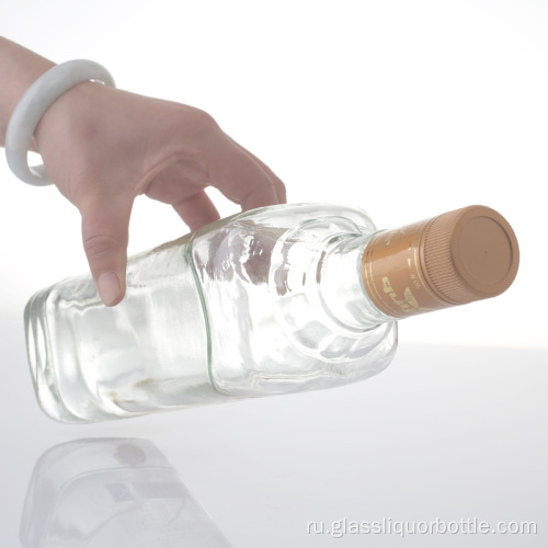 Стеклянная водка бутылка с крышкой